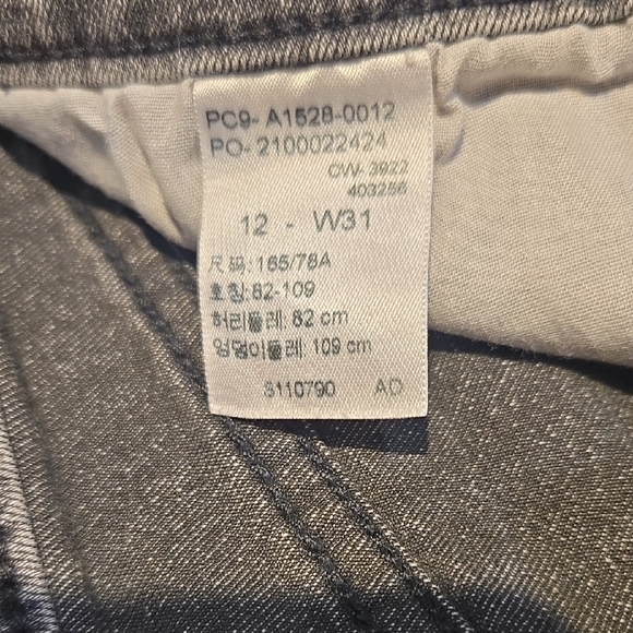 Signature by Levi Strauss Dark Gray Jean Shorts - Picture 3 of 3